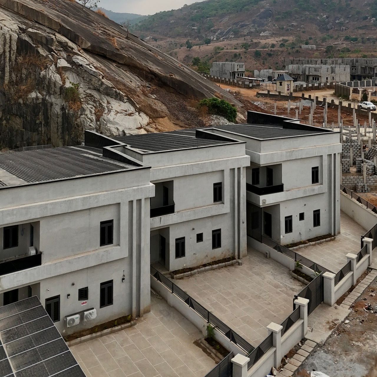 4 BEDROOM TERRACE DUPLEXES (3 units)